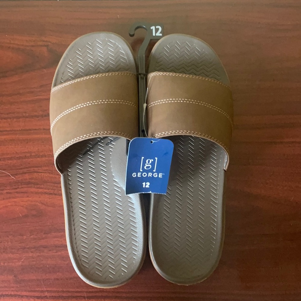 BRAND NEW George Slipper